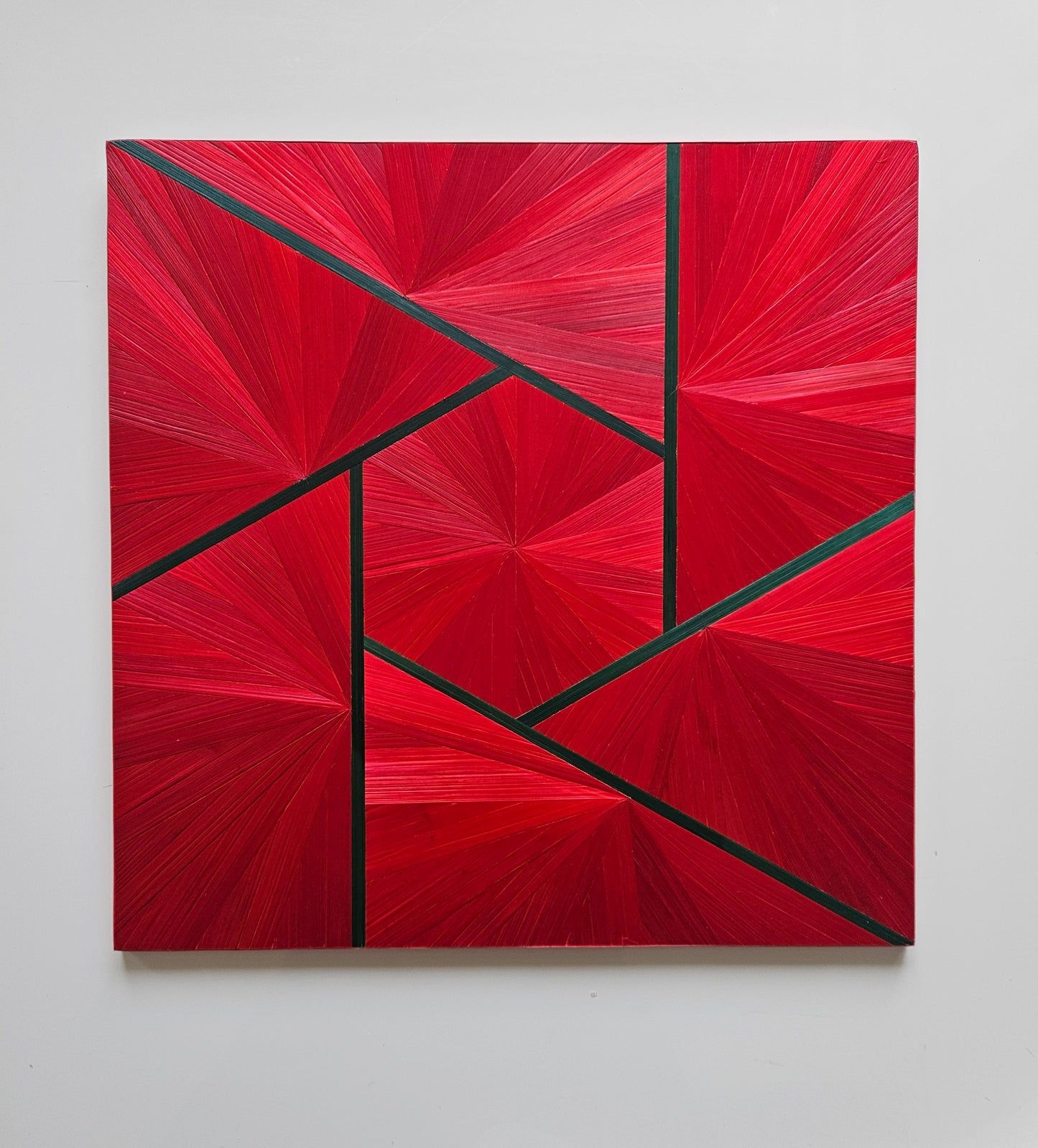 Mélody Paris, Rouge, marqueterie de paille, 30x30cm
