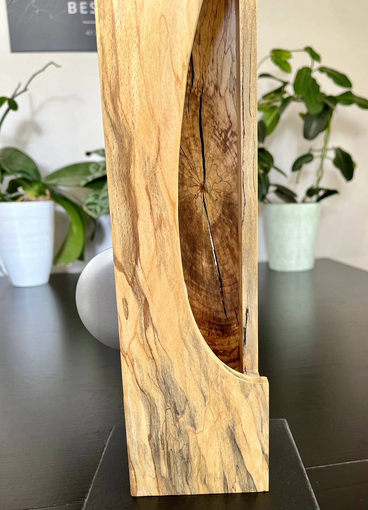 René Lietta, Horloge droite ouverte design avec pendule, ébénisterie d’art, 70 cm