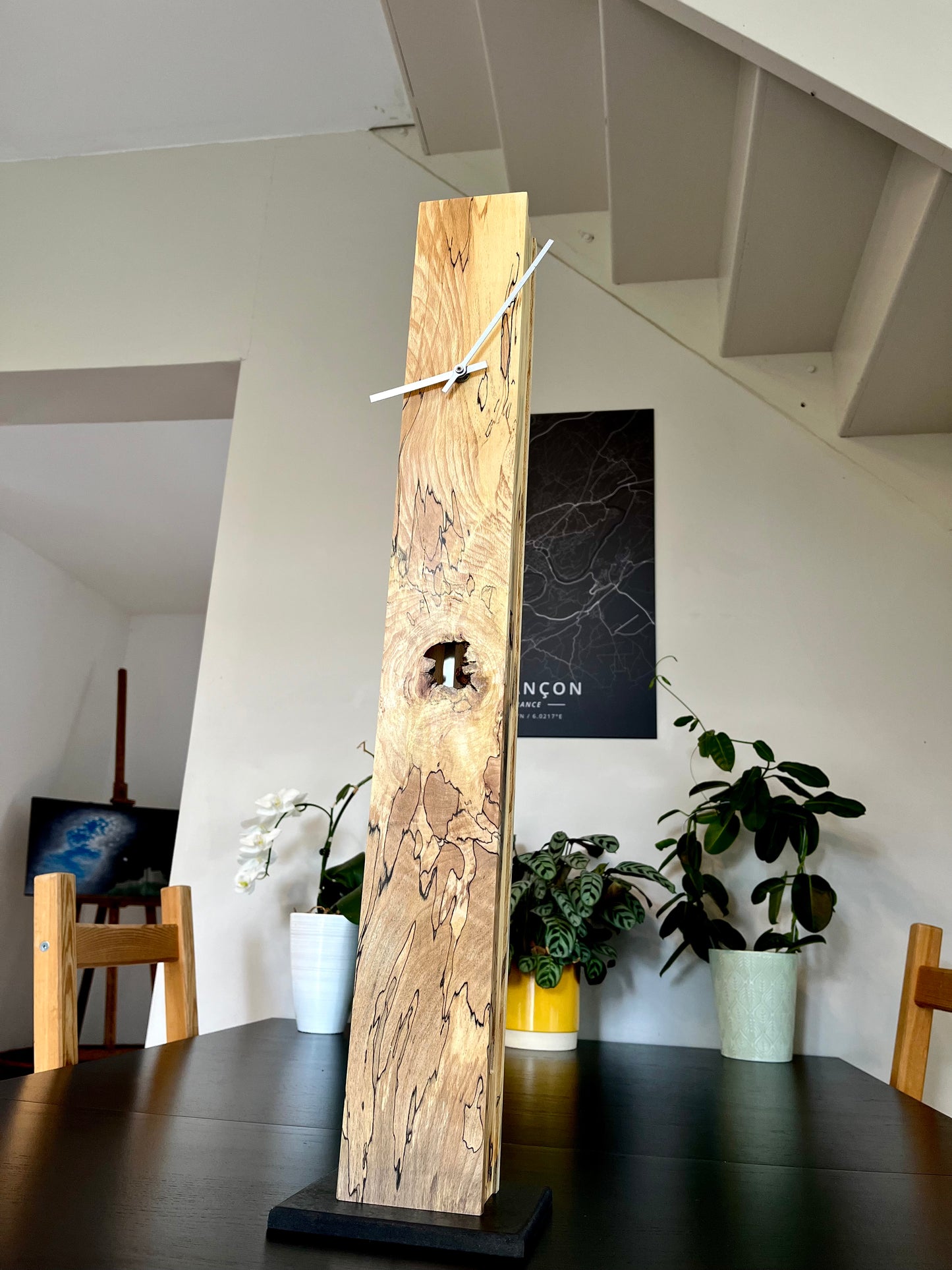 René Lietta, Horloge droite design avec pendule, ébénisterie d’art, 70 cm